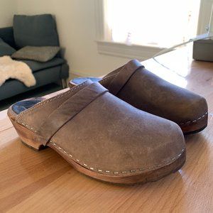 Lotta's of Sweden Classic Clogs in Taupe - Womens US 7.5